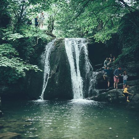 Central Malham Wellbeing Escape With Hot Tub Sleeps 8 Zewnętrze zdjęcie