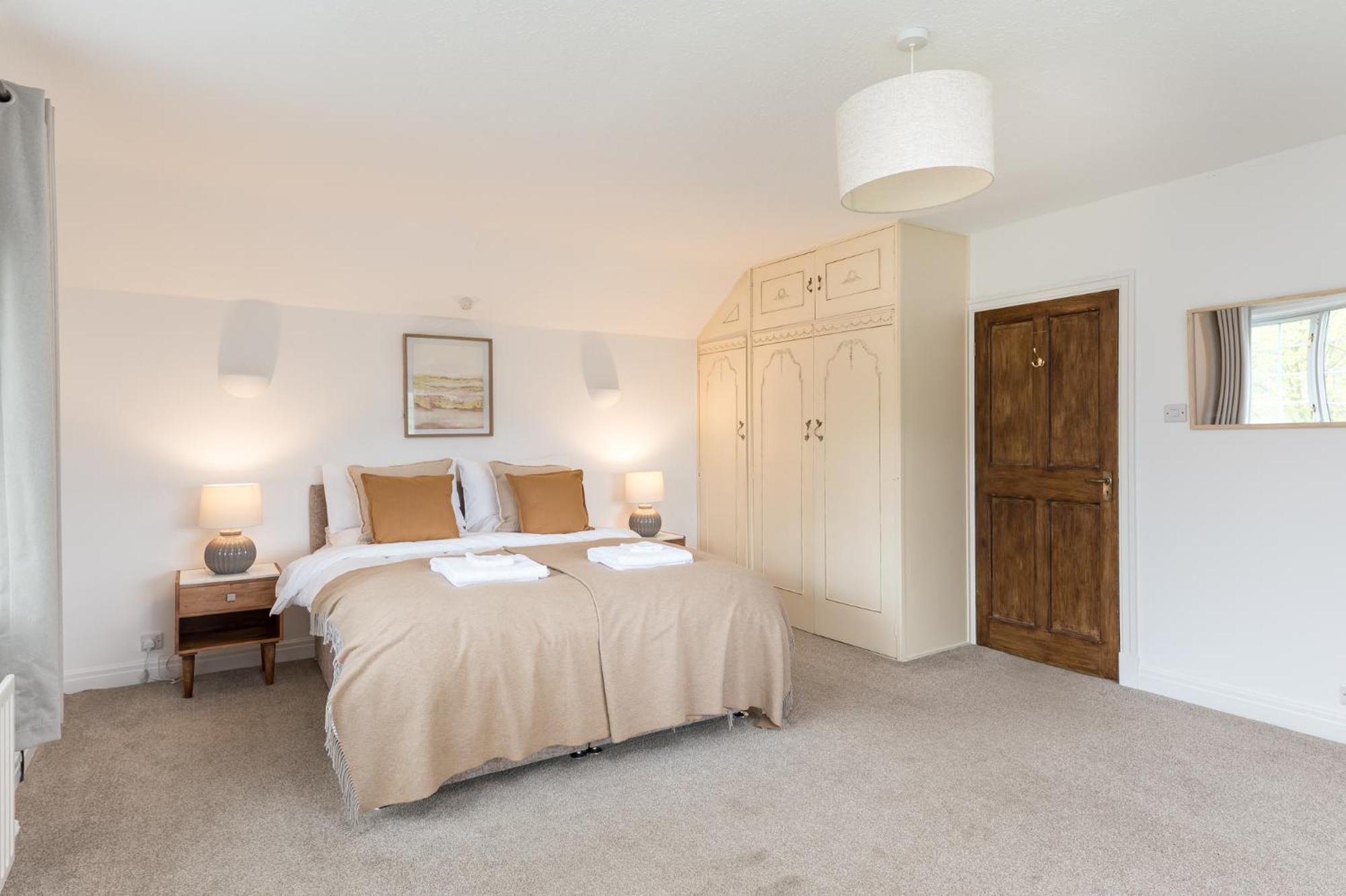 Central Malham Wellbeing Escape With Hot Tub Sleeps 8 Zewnętrze zdjęcie