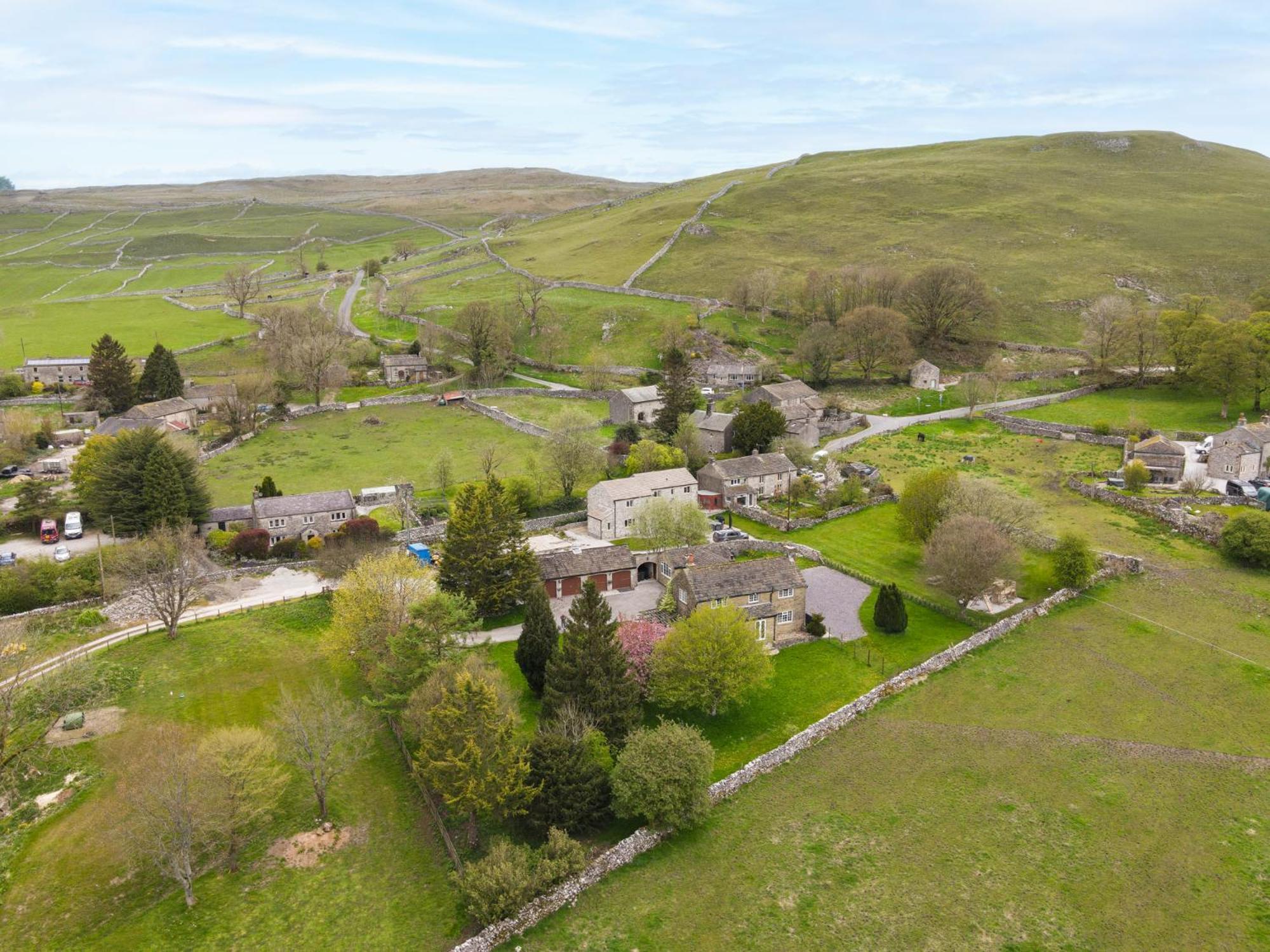 Central Malham Wellbeing Escape With Hot Tub Sleeps 8 Zewnętrze zdjęcie