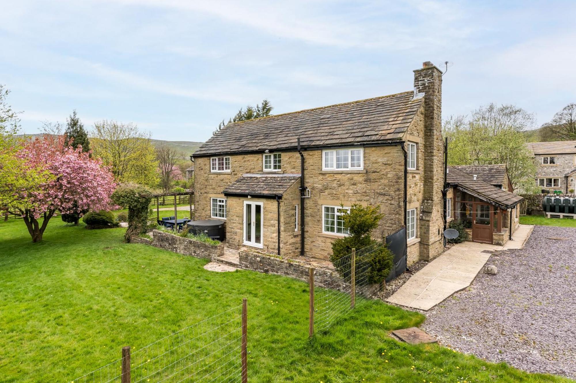 Central Malham Wellbeing Escape With Hot Tub Sleeps 8 Zewnętrze zdjęcie