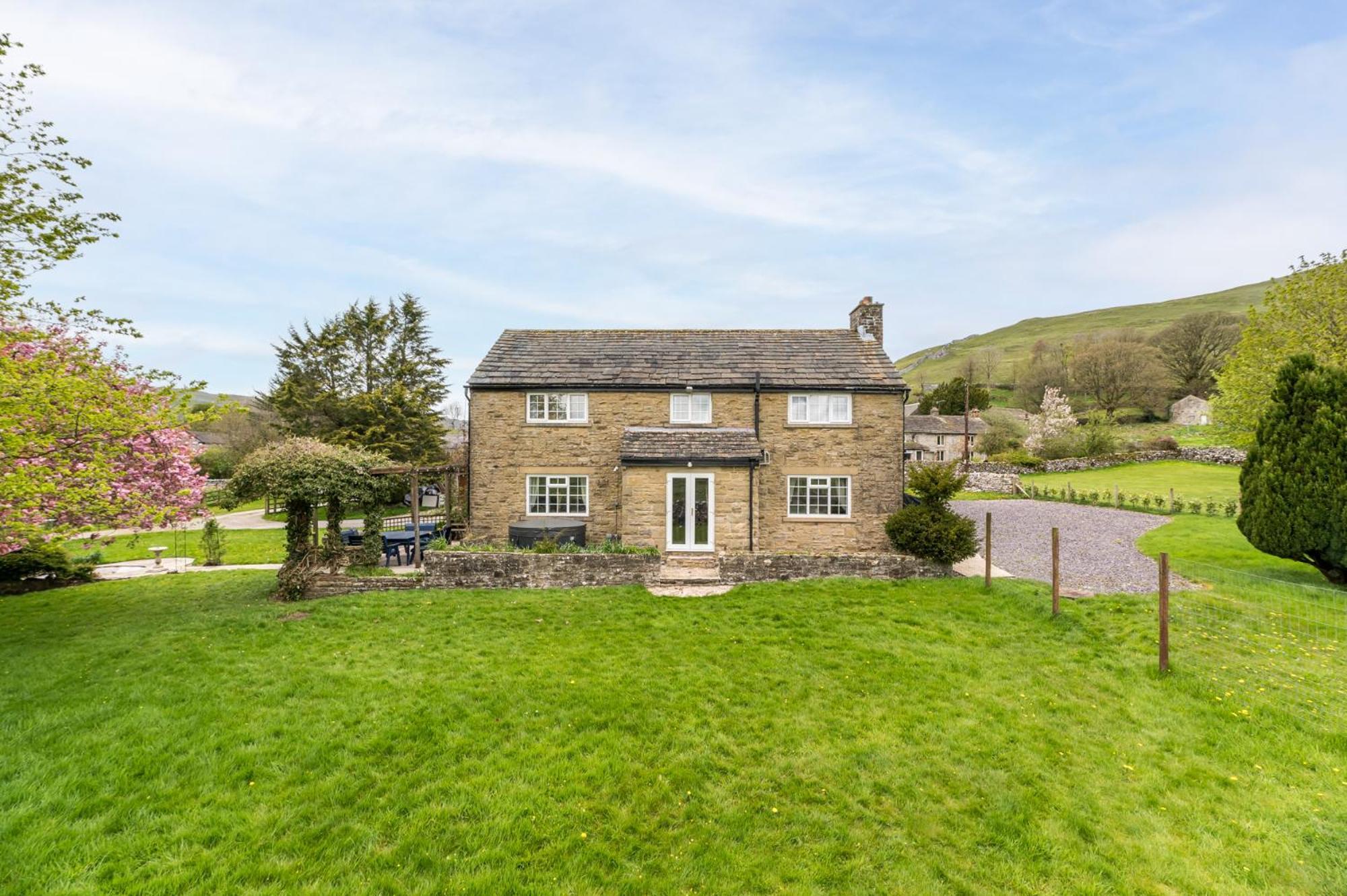 Central Malham Wellbeing Escape With Hot Tub Sleeps 8 Zewnętrze zdjęcie